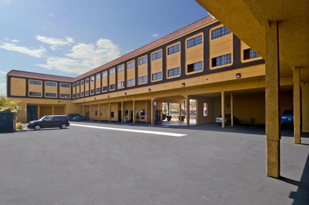 LAX Stadium Inn Main image